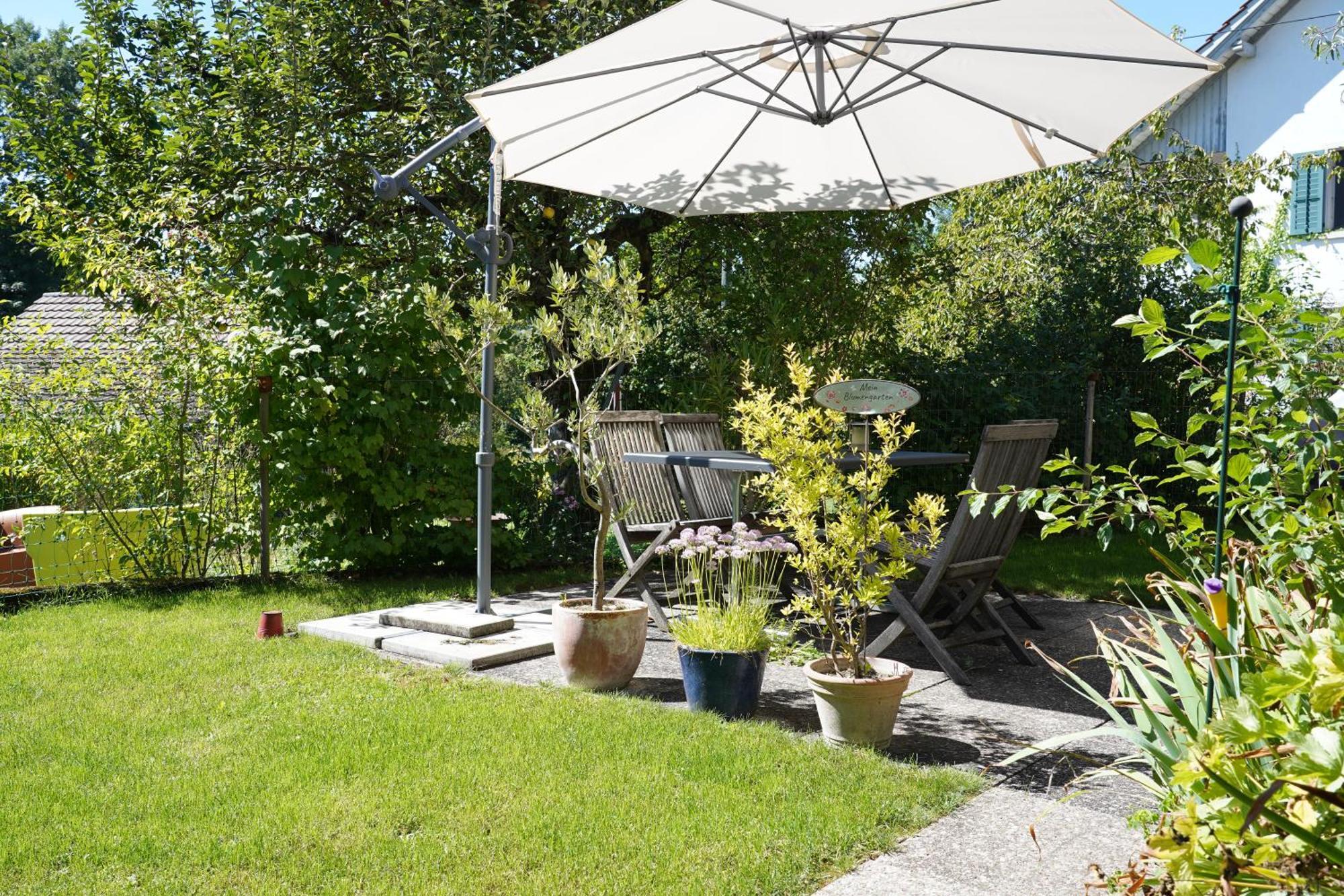 Tiny House Chez Claudine - Relaxen, Workspace, Naehe Thermen, Netflix, Free Parking & Wifi Brugg  Luaran gambar