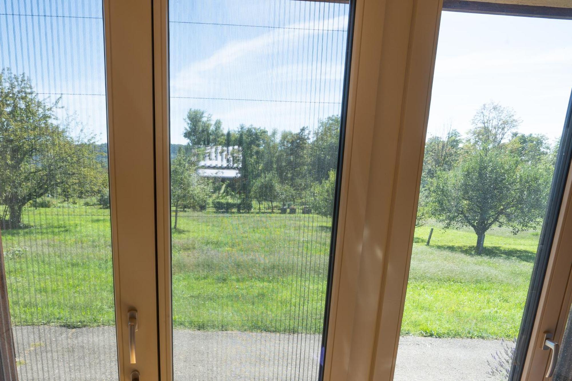 Tiny House Chez Claudine - Relaxen, Workspace, Naehe Thermen, Netflix, Free Parking & Wifi Brugg  Luaran gambar