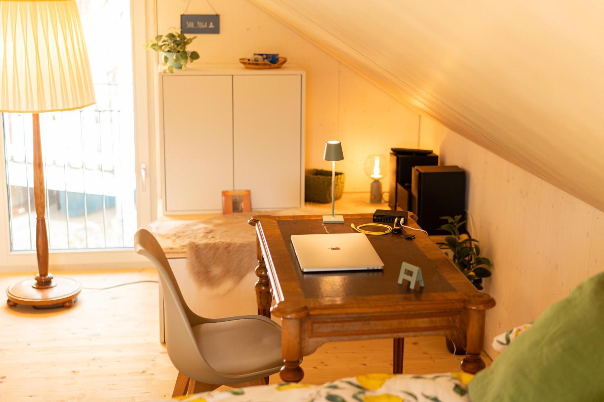Tiny House Chez Claudine - Relaxen, Workspace, Naehe Thermen, Netflix, Free Parking & Wifi Brugg  Luaran gambar