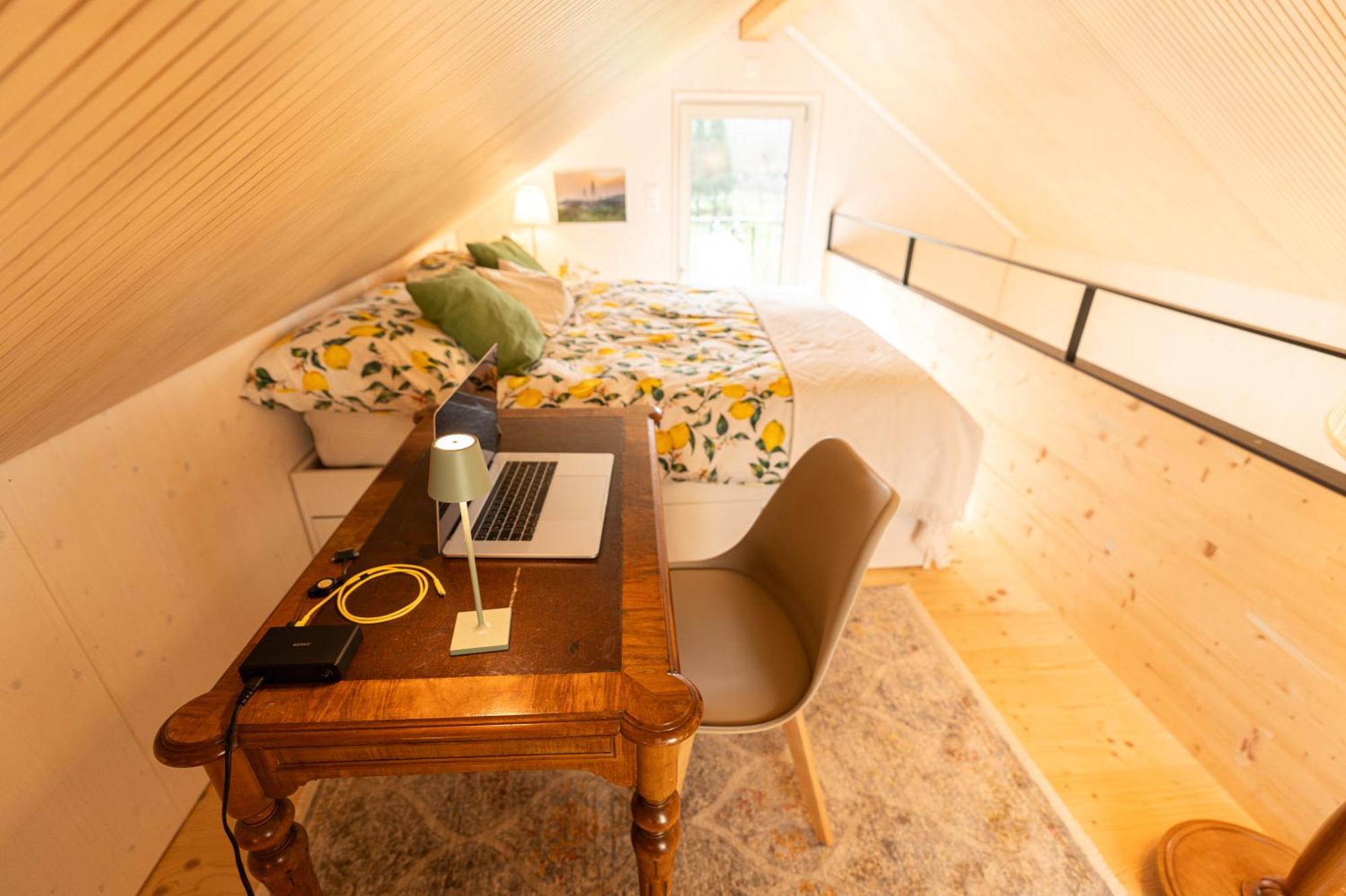 Tiny House Chez Claudine - Relaxen, Workspace, Naehe Thermen, Netflix, Free Parking & Wifi Brugg  Luaran gambar